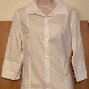 Women’s dress shirt size M